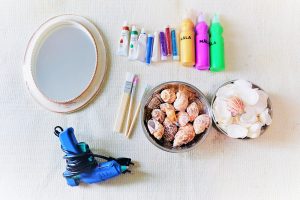 Materials required for DIY art with Shells